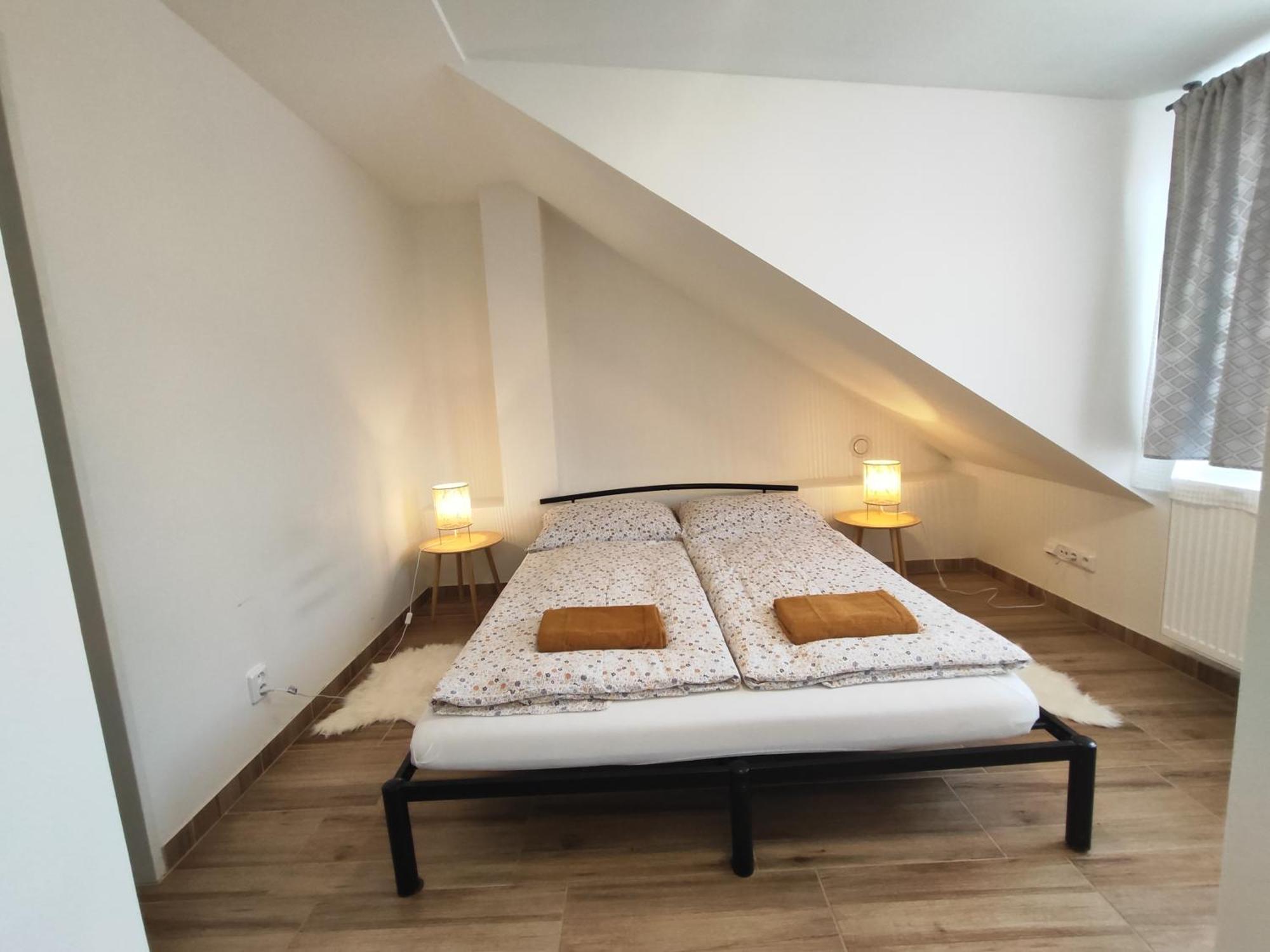 Kralovak Apartment Kraluv Dvur Ngoại thất bức ảnh